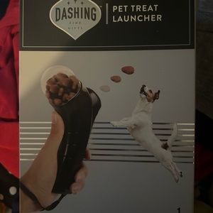 Pet treat launcher